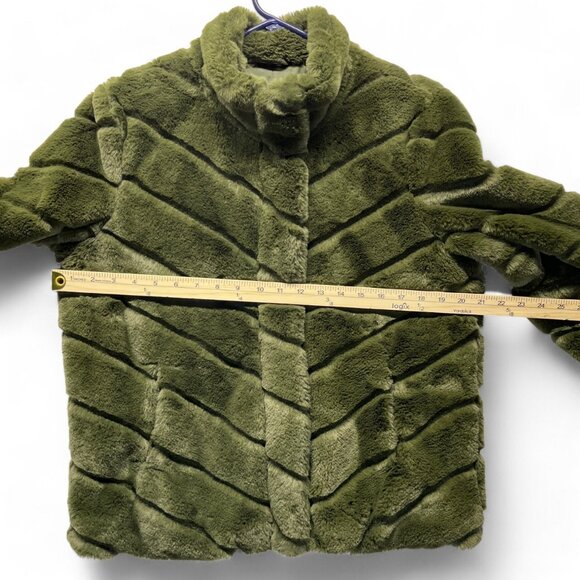 CiSono Faux Fur Olive Green Outerware Collection Size Large Zipper/Snap - Picture 10 of 15